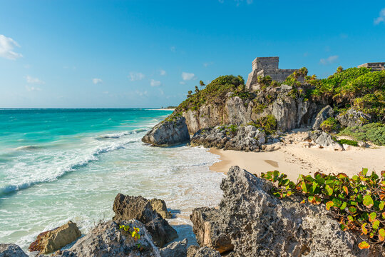 El Castillo mayan temple and beach by Caribbean Sea, Tulum, Yucatan, Mexico.