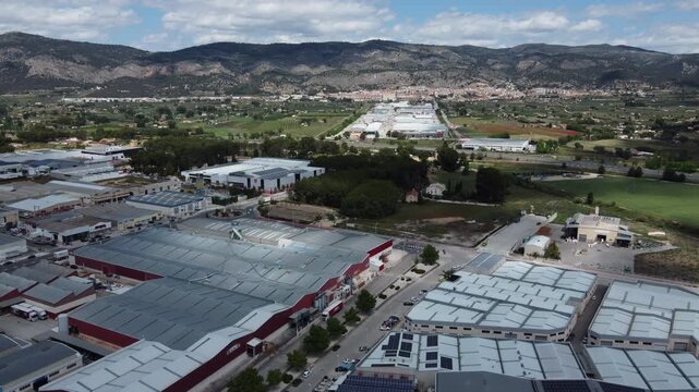 Industrial estates between the town of Castalla and the town of Onil in the background.