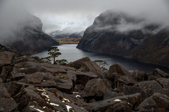 A scenic view to Indra Vinjavatnet, Gloppedalsura geopark
