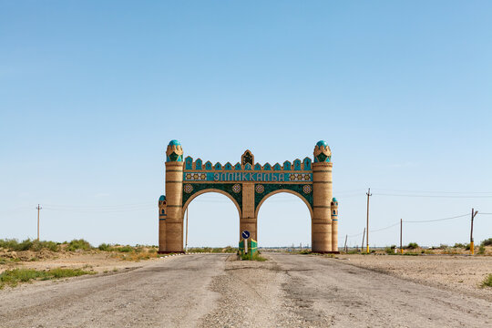 Gate that marks the entrance to the Amudarya district in Karakalpakstan, located in northwestern Uzbekistan near the Amu Darya River and the Turkmenistan border.