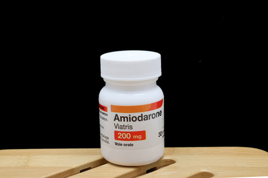 flacon de comprim&eacute;s d'amiodarone de chez Viatris