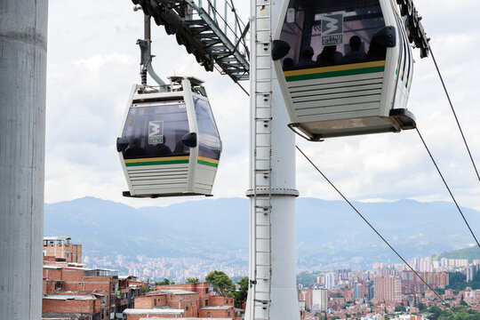 Medell&iacute;n Metrocable Line J Crossing Comuna 13 as Part of the Integrated Public Transportation System