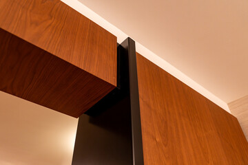 Angular wood cladding wall and ceiling detail © Thomas