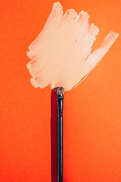 Cosmetic brushes and foundation