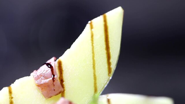Melon prosciutto salad drizzle balsamic sauce dressing fresh fruit vegetable appetizer plating menu gourmet food 멜론 하몽 프로슈토 샐러드 발사믹 소스 드레싱 과일 채소 야채 전채요리 에피타이저 플레이팅 요리 식재료 음식