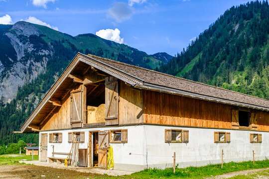 famous valley in austria - alpe eng