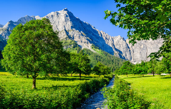 famous valley in austria - alpe eng
