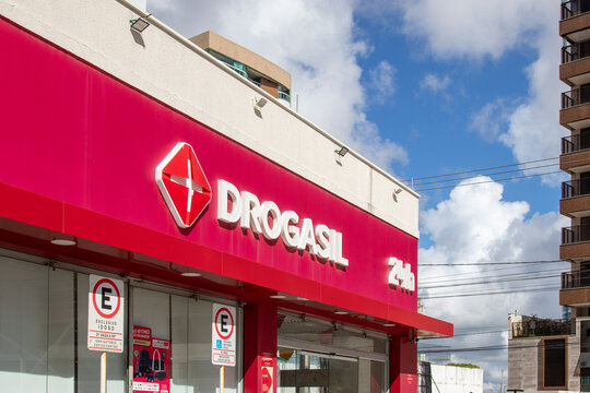 Facade of a Drogasil store in an urban commercial area