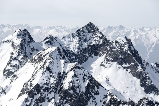 Peaks and mountains in winter, Sellraintal, Stubai Alps, K&uuml;htai, Tyrol, Austria
