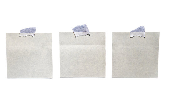 Conjunto de notas adhesivas de papel en blanco con cinta adhesiva aisladas sobre fondo transparente