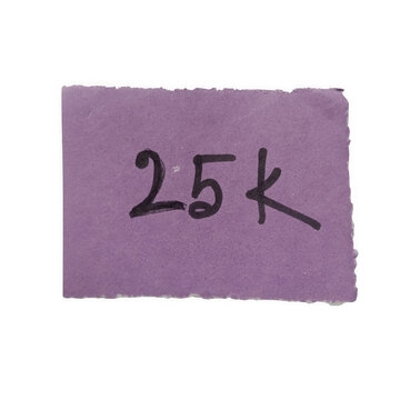 Purple sticky note with 25k text written in black marker isolated on a transparent background