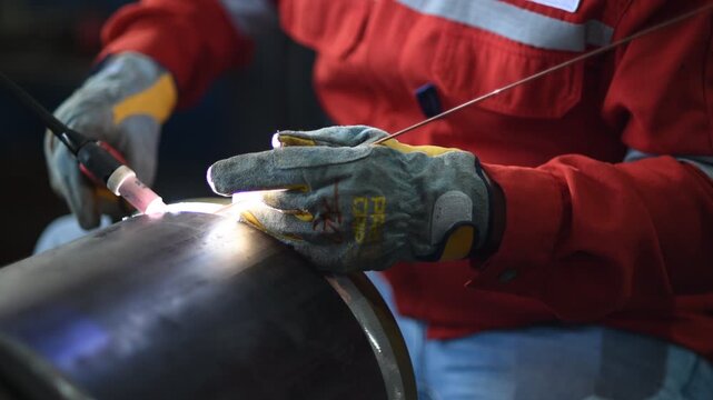 Gas metal arc welding (GMAW, MAG, MIG). MIG welding is a metal shielding gas welding process (GMAW) with inert gas, in which the light arc burns between a continuously fed melting wire electrode.