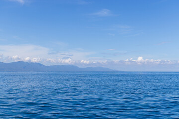 Fototapeta premium Deep blue sea with summer sky