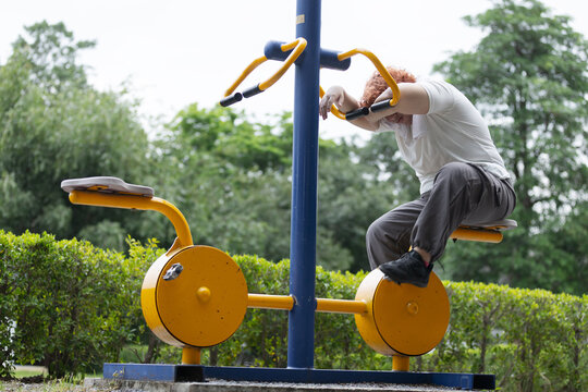 Overweight Gen Z Teen Feeling Discouraged During Outdoor Exercise &ndash; Weight Loss Struggle and Fitness Motivation Concept