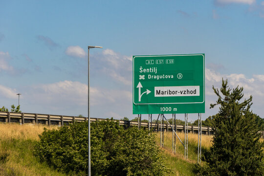highway direction sign toward sentilj and maribor east