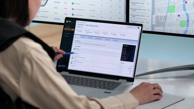Police Officer Uses Computer Software