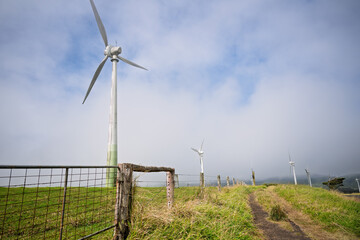 Wind farm on Atherton Tablelands hills © Cynthia