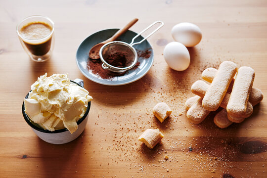 Ingredients for preparing Tiramisu
