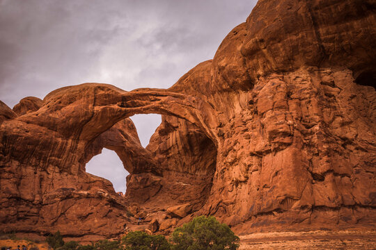 USA, Utah, Natural arch and rock formations at Arches National Park, Double Arch