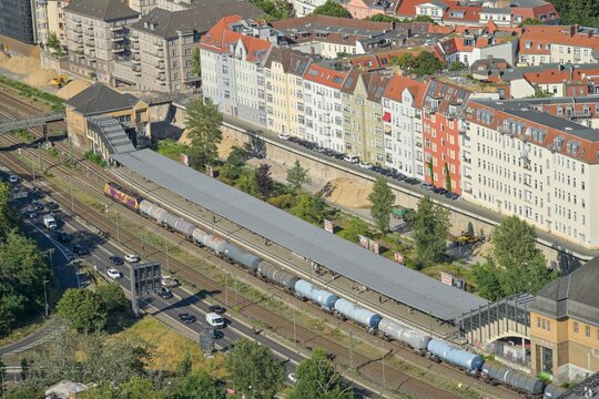  G&uuml;terzug am S-Bahnhof Messe Nord / ZOB, Charlottenburg, Berlin, Deutschland