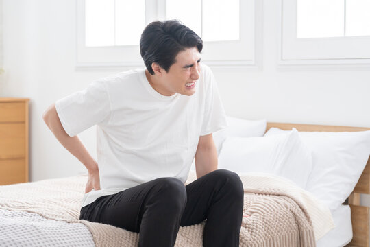 腰痛の男性
