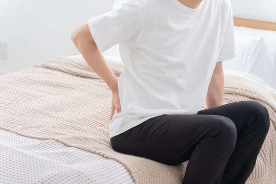 腰痛の男性