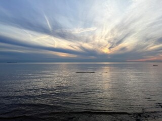 Obraz premium beautiful sunset time at the sea, hharbor sea view, twilights sea horizon