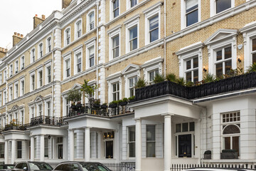 Fototapeta premium Victorian townhouse terrace with cream facades