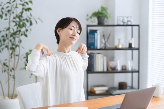 肩こり・腰痛をストレッチでほぐす