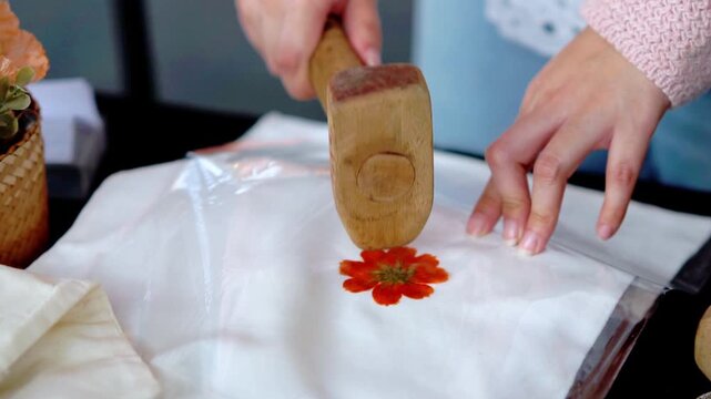 Ecoprint Batik is a batik-making technique that uses natural materials (leaves, flowers, plant stems) to create patterns directly on the fabric.