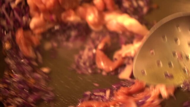 Stir fried red cabbage beef meat ladle cooking hot pan kitchen recipe food ingredient k food 적양배추 양배추 소고기 볶음 직화 건더기 국자 주방 요리 식재료 음식 한식 조리 가열 후라이팬 고기 볶음요리 한우