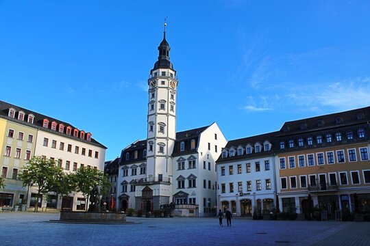 gera, deutschland - marktplatz mit altem rathaus 