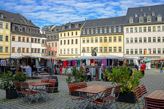 gera, deutschland - wochenmarkt auf dem marktplatz 
