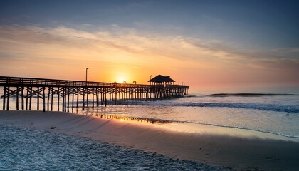Obraz premium Charleston Beach Sunrise At Folly Pier On Atlantic Coast