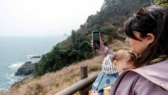 Igidae Coastal Trail with mother and child