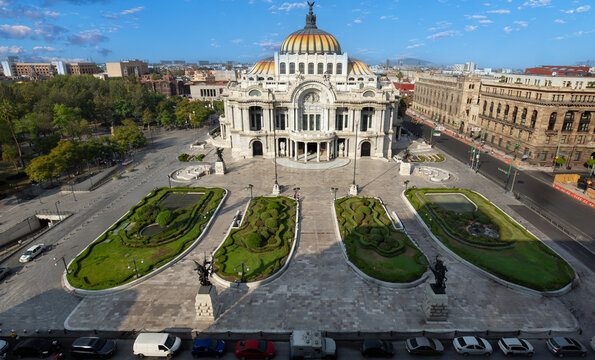Palacio de Bellas Artes Landmark in Mexico City Center