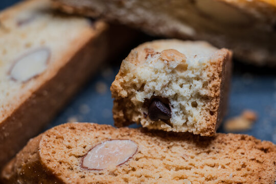 Tasty homemade almond tozzetti 2