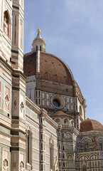 Fototapeta premium Florence Cathedral Duomo Dome Close-Up Showing Florence, Italy, September 09 2025 Brunelleschi Architecture and Ornate Marble Facade in Sunlight