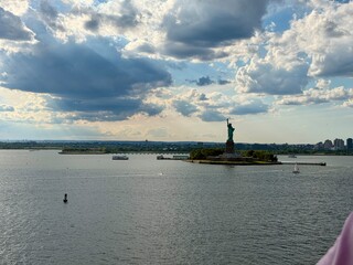 The Statue of Liberty and the New York City Skyline © Joni