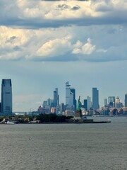 Fototapeta premium The Statue of Liberty and the New York City Skyline