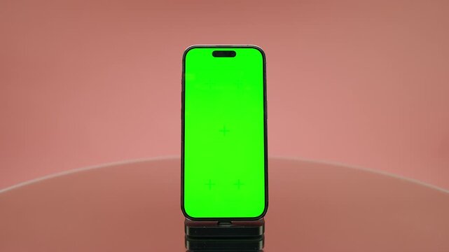 Green Screen Smartphone Packshot Reveal in Studio