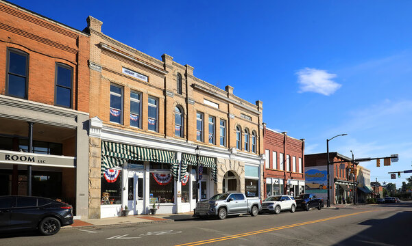 Downtown Mooresville, a popular town, part of the fast-growing Charlotte metropolitan area, Mooresville, North Carolina, USA.