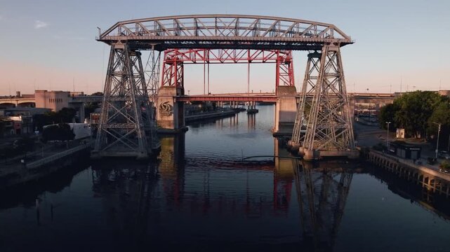 La Boca, buenos aires, Argentina. puentes al atardecer