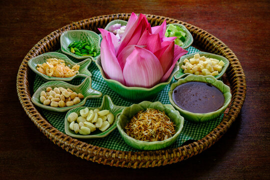 Traditional Thai Miang Kham Set with Lotus Petals