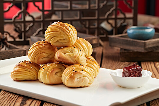 Baked Sesame Oil Mini Flower Rolls