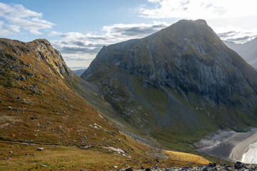 Mountain peaks in Norway, Lofoten, mountain hiking trails © WeźTylkoSpójrz