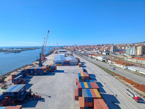 harbor port river Figueira Portugal