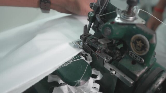 Industry Grade Fabric Sewing Machine 