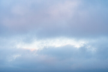 Obraz premium blue sky with purple clouds