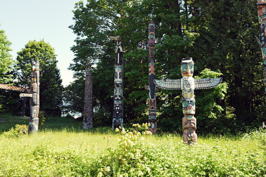 totem poles carvings of First Nation in Stanley Park, Vancouver, Canada